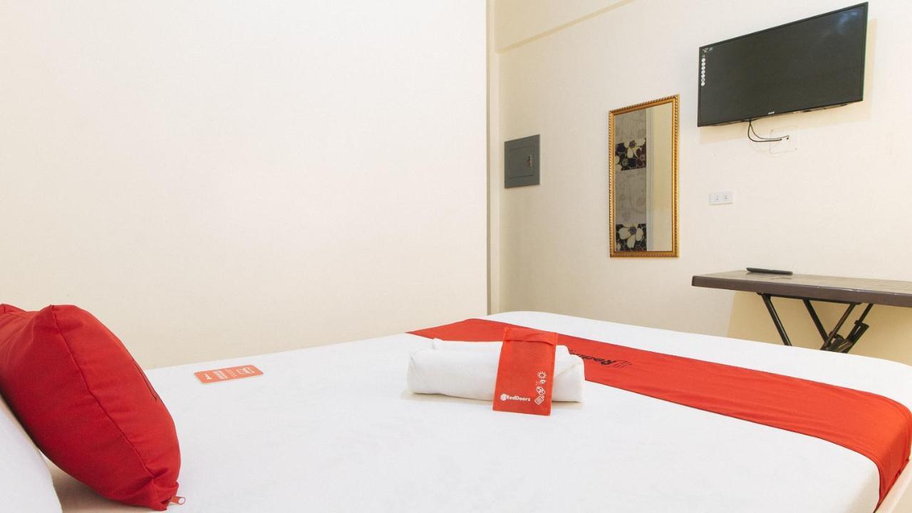 Reddoorz @ Golden Skye Hotel Guagua Eksteriør bilde